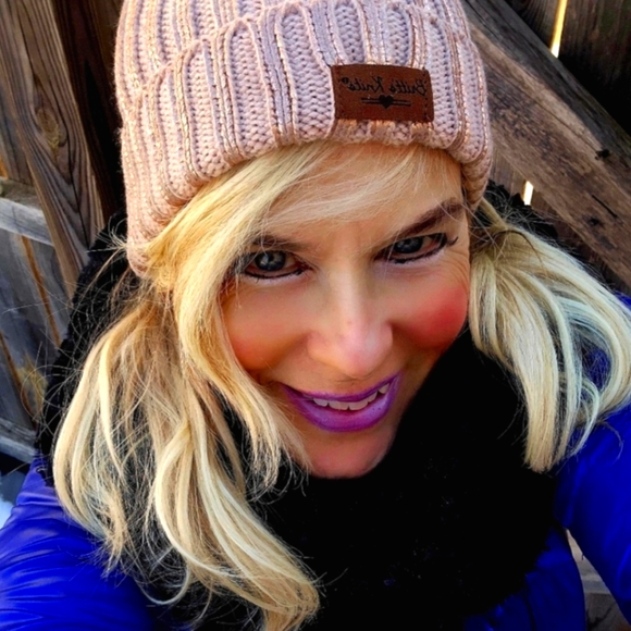 "ADVENTURE MAKES LIFE BEAUTIFUL"❤ - Picture 1 of 3